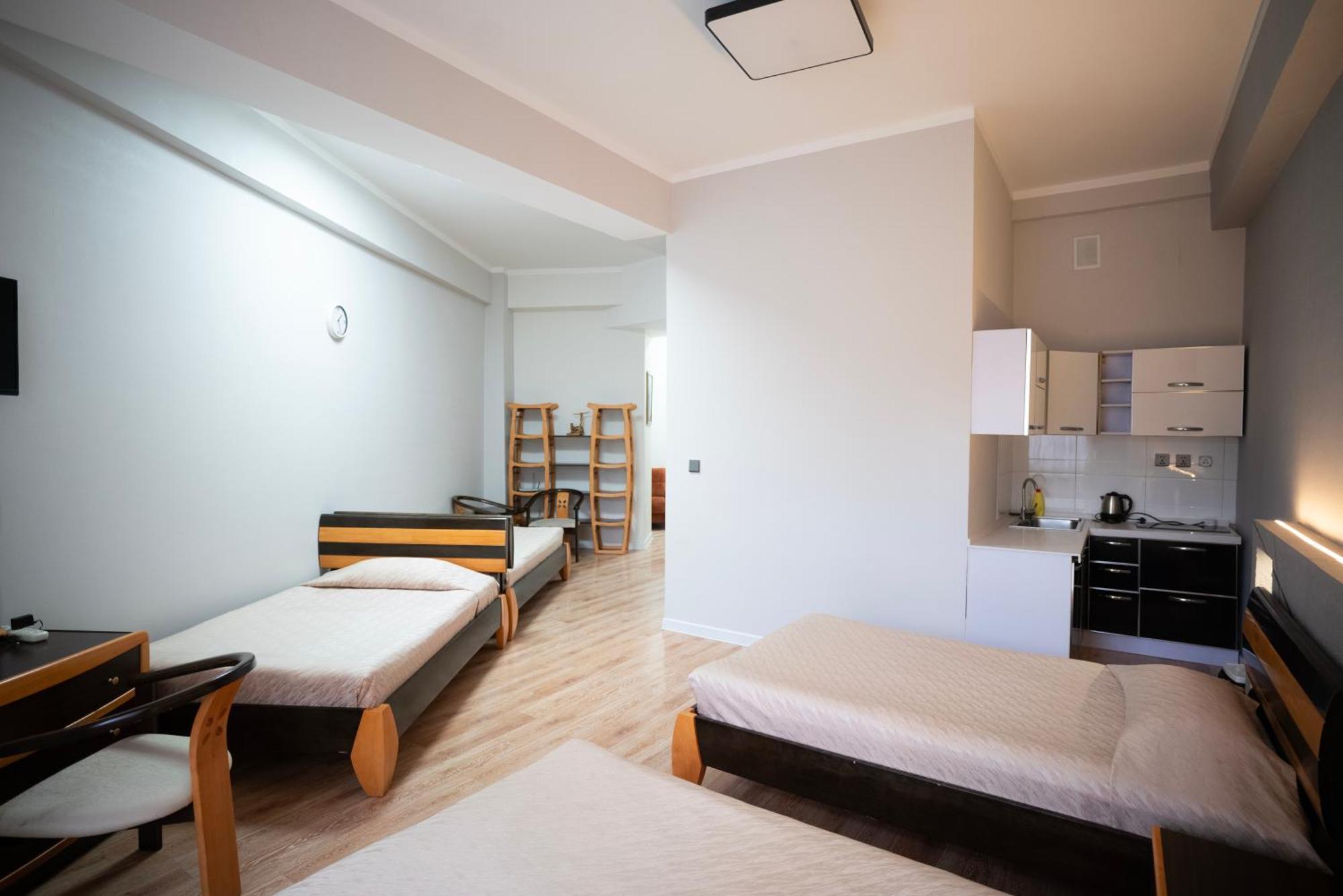 Tsolmon'S Serviced Apartments Oelan-bator Buitenkant foto